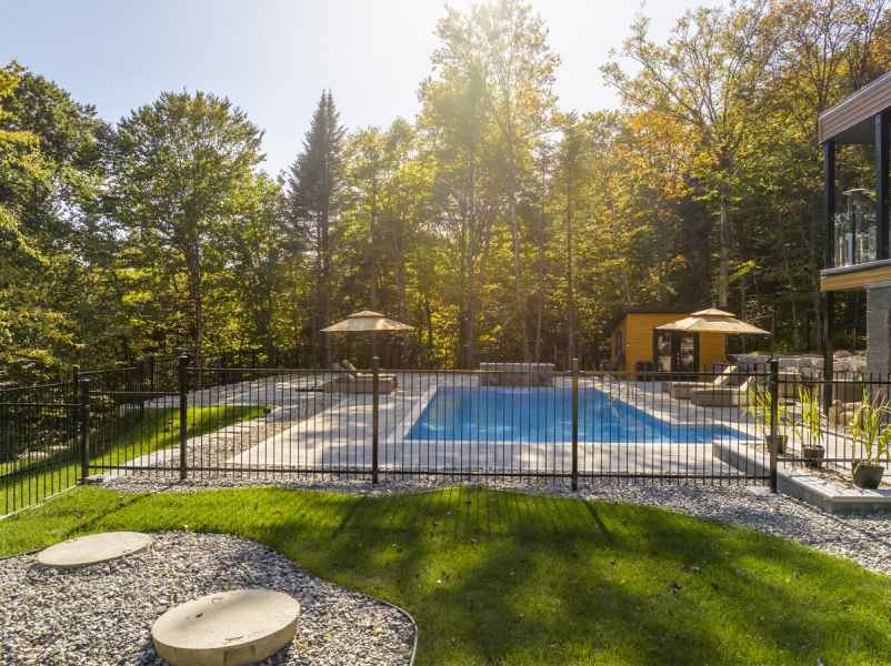 Terra Bella Signature Aménagements Design, aménagement paysager complet, pose de gazon, pose de gazon synthétique, irrigation, drainage, plantation, platebandes, création de jardins, design d’extérieur - Région de Québec, Rive-Sud de Québec