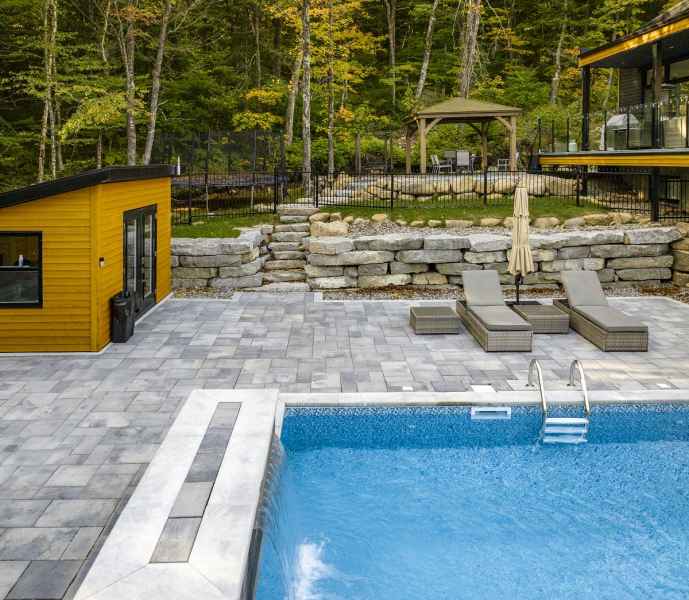 Terra Bella Signature Aménagements Design, aménagement paysager complet, pose de gazon, pose de gazon synthétique, irrigation, drainage, plantation, platebandes, création de jardins, design d’extérieur - Région de Québec, Rive-Sud de Québec