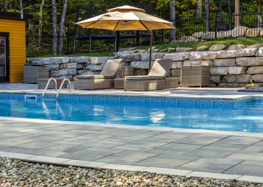 Terra Bella Signature Aménagements Design, aménagement paysager complet, pose de gazon, pose de gazon synthétique, irrigation, drainage, plantation, platebandes, création de jardins, design d’extérieur - Région de Québec, Rive-Sud de Québec